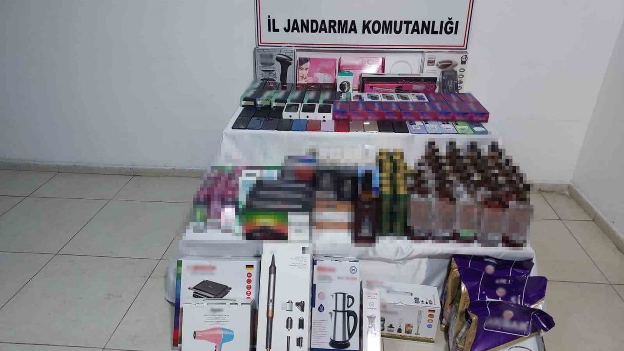 Gaziantep’te yılbaşı öncesi operasyonda 39 bin 5 litre kaçak viski ile 140 litre sahte alkol ele geçirildi