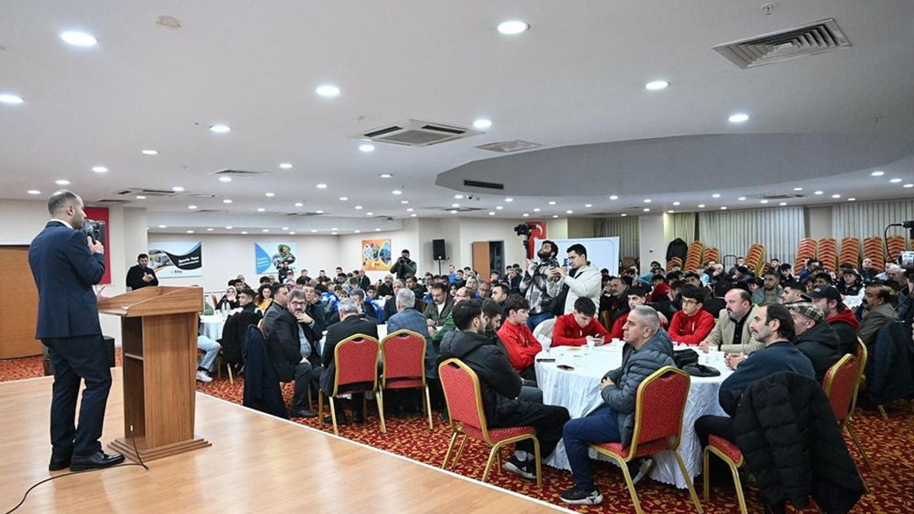 Gaziosmanpaşa Belediyesi 21 futbol takımı ve 17 ferdi spor kulübüne 2 buçuk milyon lira nakdi destek verdi