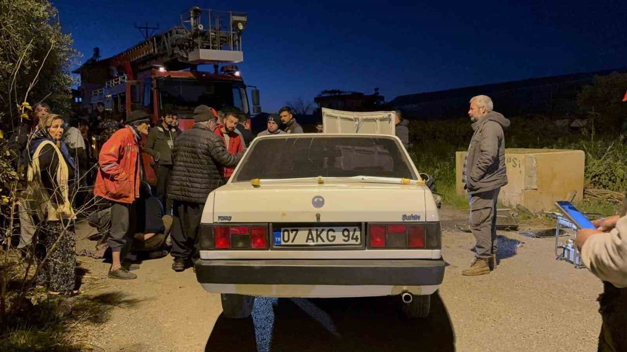 Gazipaşa'da Tofaş otomobil beton bloğa çarptı: 1 yaralı