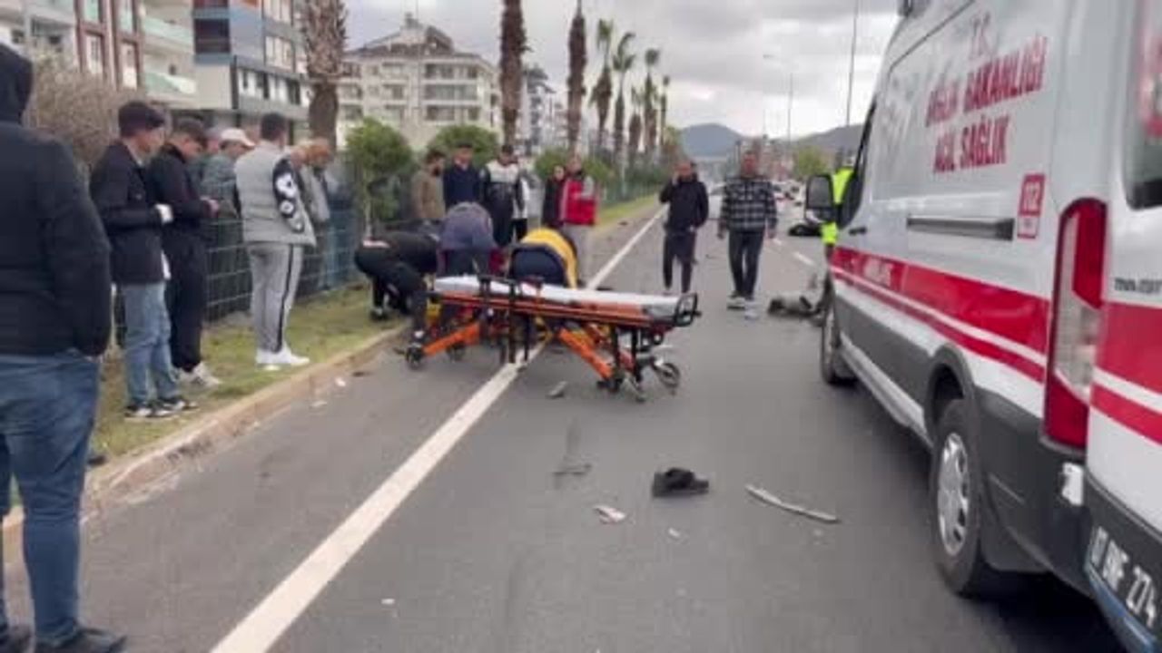 Gazipaşa’da yaya geçidinde otomobilin çarptığı akülü motosiklet sürücüsü hayatını kaybetti