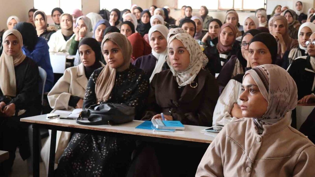 Gazze İslam Üniversitesi'nde iki yıl aradan sonra yüz yüze eğitim yeniden başladı
