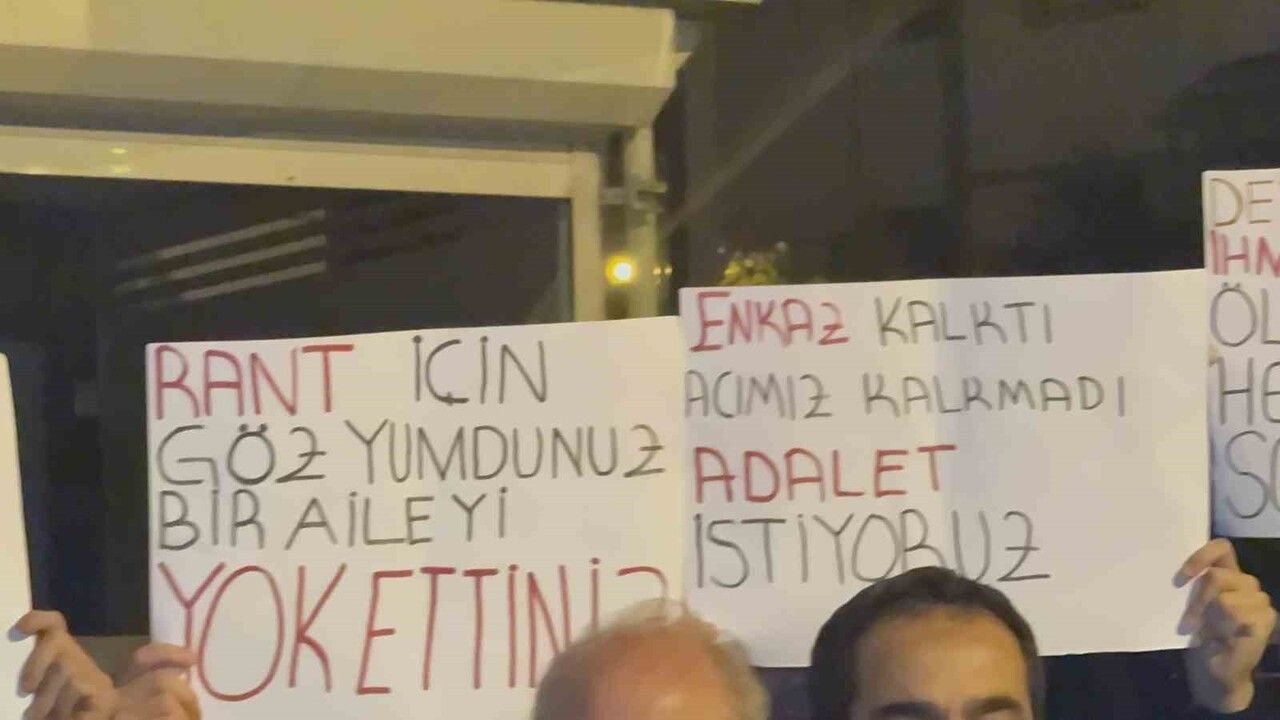 Gebze'de çöken binanın çevresindekiler zemin etüt raporlarını bekliyor