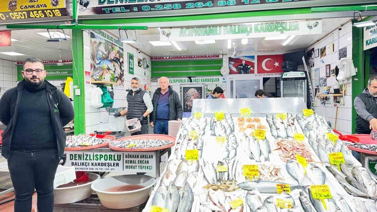 Geç gelen kış Denizli balık halinde yağlanmayı engelledi; sardalya, hamsi ve istavrit öne çıktı