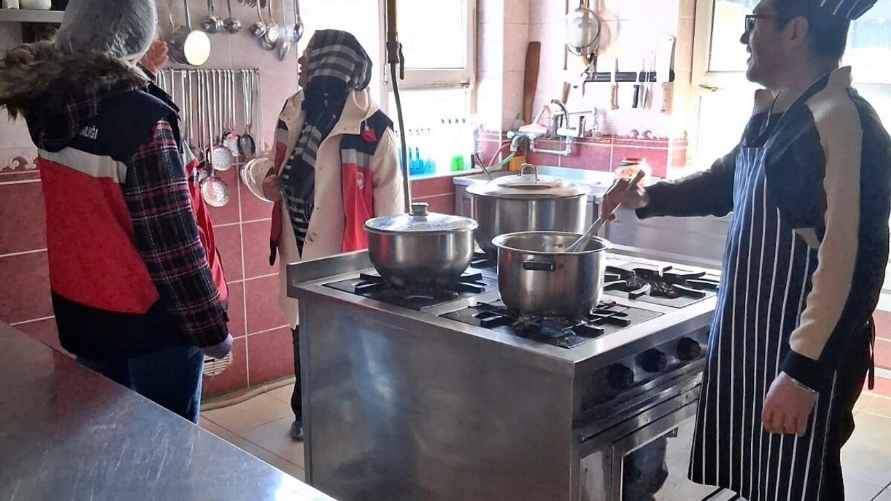 Gediz’de Gıda İşletmleri Denetimi: Hijyen ve Mevzuat Uyumu Öncelikli