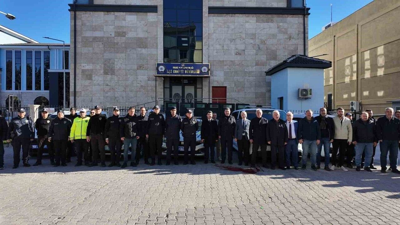 Gediz Emniyeti'ne 4 yeni araç, envanter 9’a yükseldi