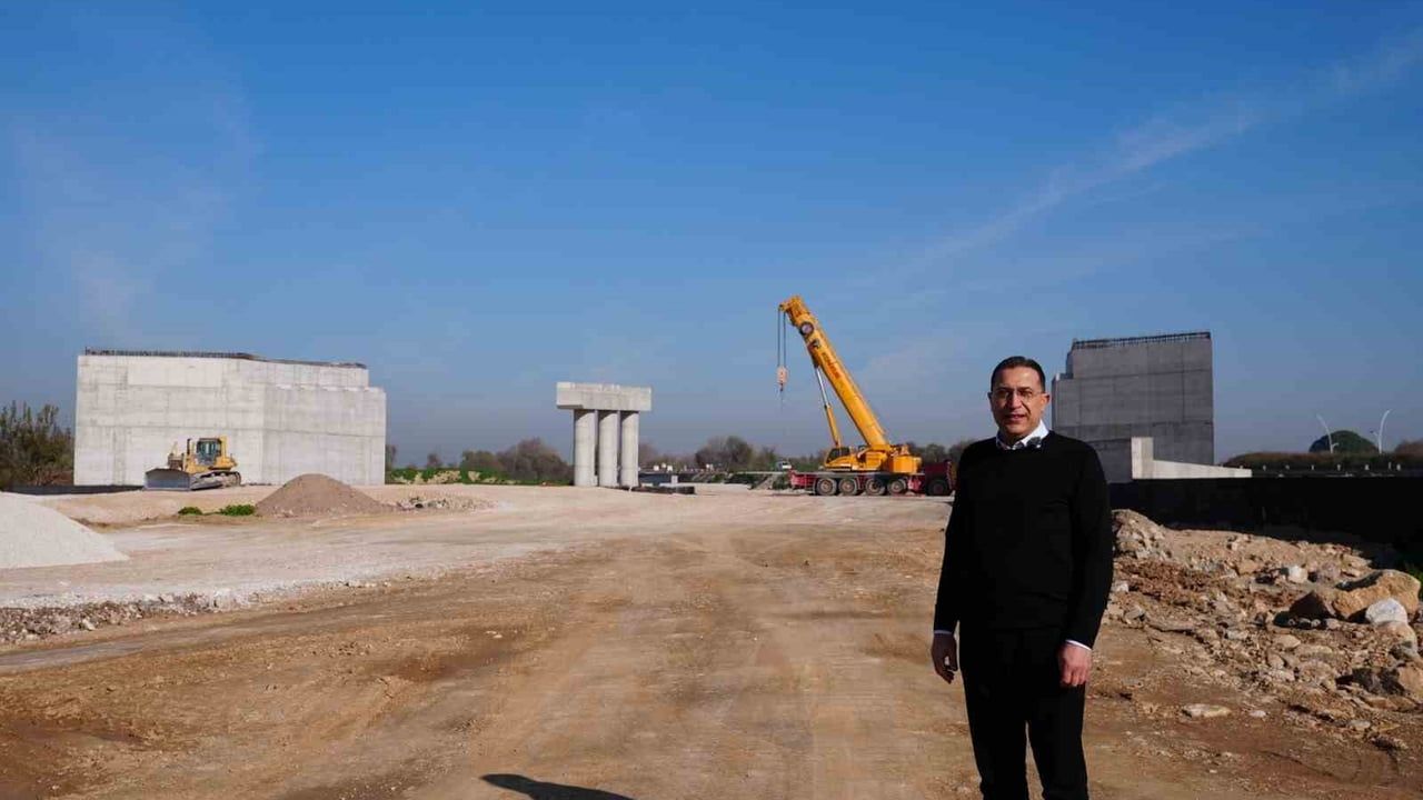 Gediz Kavşağı'nda çalışmalar sürüyor: Manisa ulaşımında rahatlama hedefleniyor