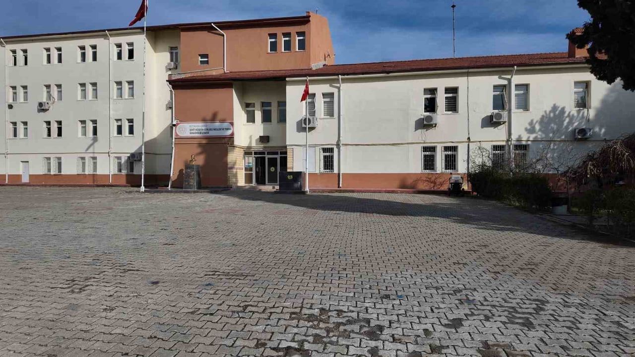 Gedizli öğrenciler yerli RFID personel takip sistemi geliştirdi