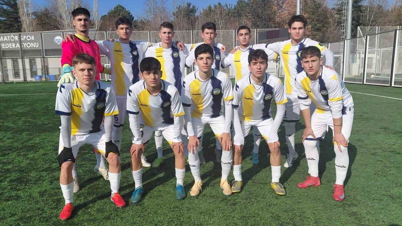 Gelişim Ligi U-19: Adana 01 FK, Talas Belediyespor'u 3-1 mağlup etti