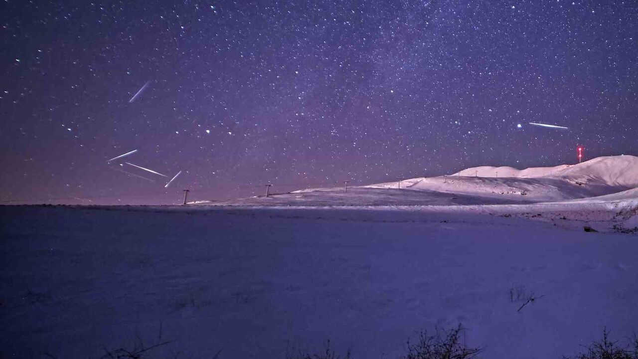 Geminid meteor yağmuru Bitlis’te kartpostallık manzaralar oluşturdu
