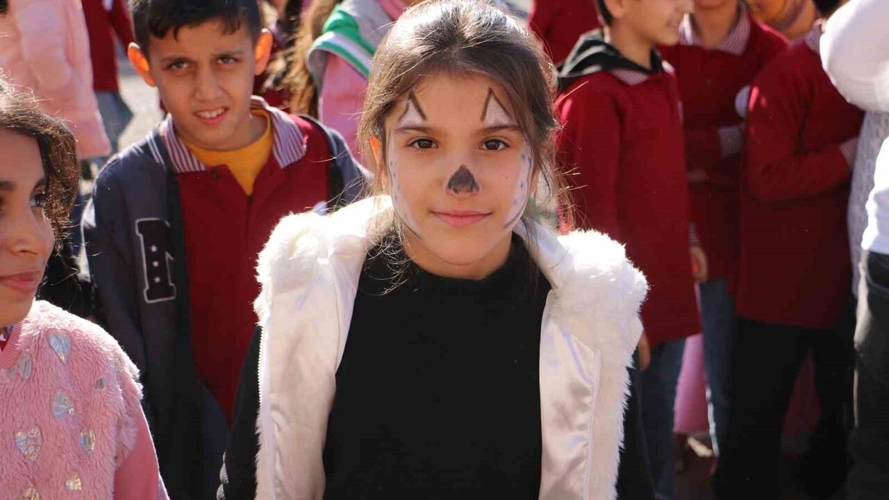 Genç Yeşilay ve Genç Kızılay, Fatih İlkokulu'nda bağımlılık farkındalığı etkinliği düzenledi