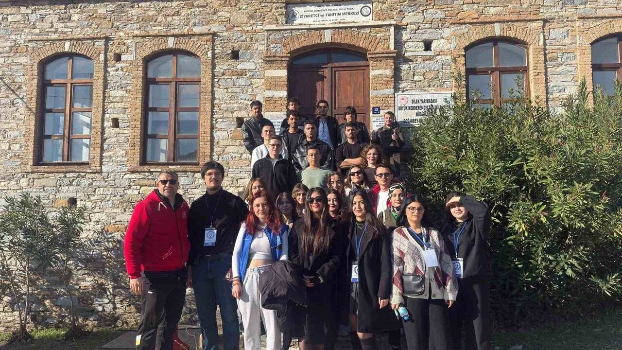 Gençler Söke’de Eski Doğanbey ve Dilek Yarımadası’nı ziyaret etti