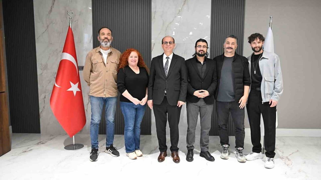 ‘Gençlik ve Ailem’ Kısa Film Yarışması Katılımcıları Başkan Geçit ile Bir Araya Geldi