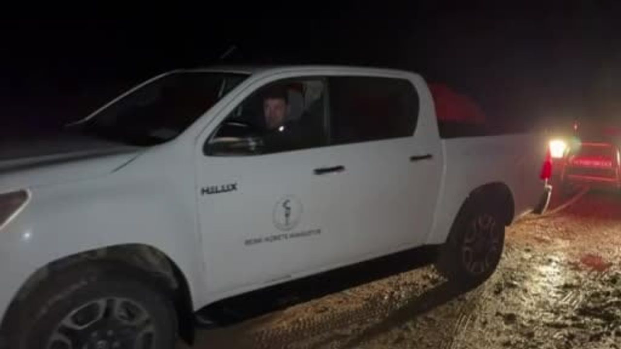 Gercüş’te kar nedeniyle kapanan 5 köy yolu karla mücadele ekiplerince ulaşıma açıldı