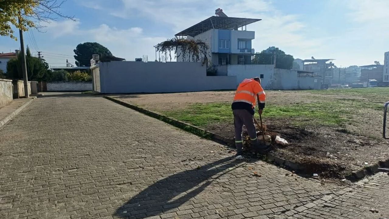 Germencik’te Belediye Ekipleri Rutin ve Cemiyet Sonrası Temizlik Çalışmalarını Sürdürüyor