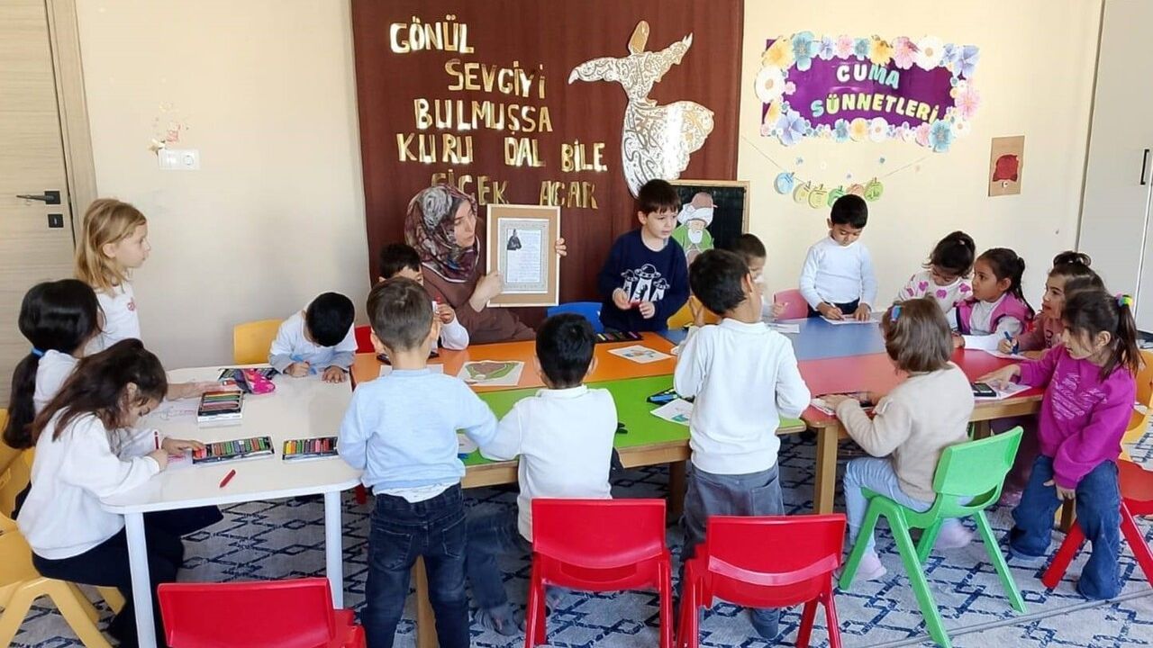 Germencik'te Hayriye Aycen 4-6 Yaş Kur’an Kursu'nda Mevlana Haftası Etkinliği Düzenlendi