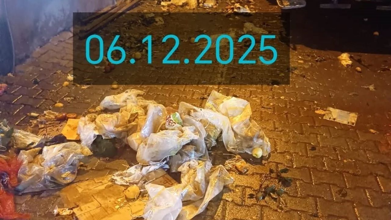 Germencik'te pazar yerini kirleten pazarcılara idari yaptırım uygulandı