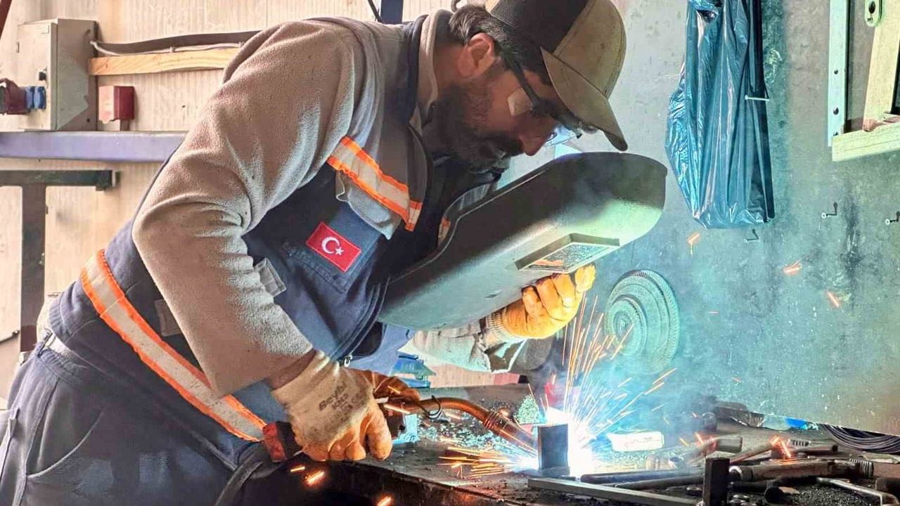 Giresun Belediyesi Makine İkmal Müdürlüğü, 2025'te atölye üretimiyle belediye bütçesine katkı sağladı