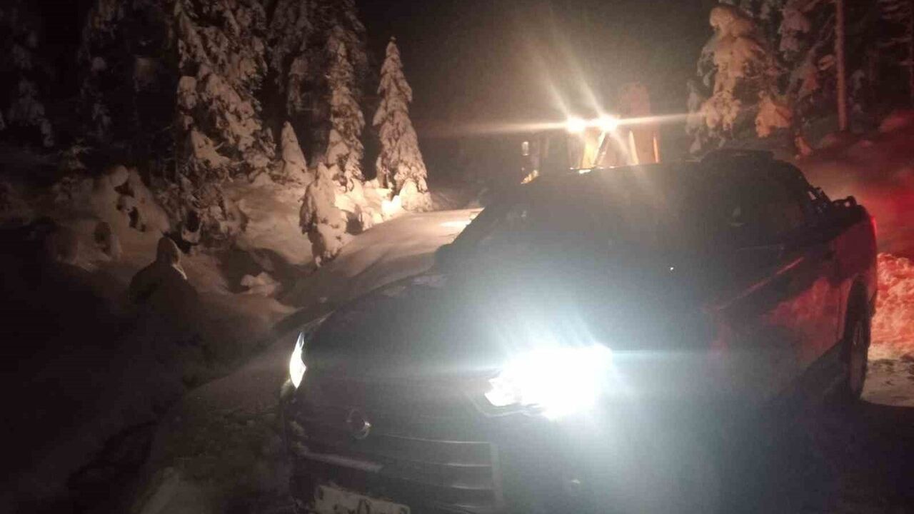 Giresun'da Kar Yağışı: Yavuzkemal Belediyesi Yaylada Mahsur Kalan Vatandaşları Kurtardı