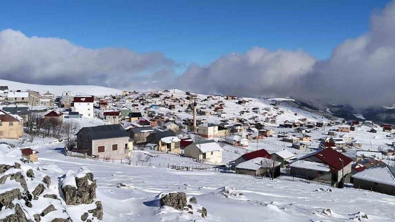 Giresun'da sahilde yağmur, yüksek kesimlerde kar etkili