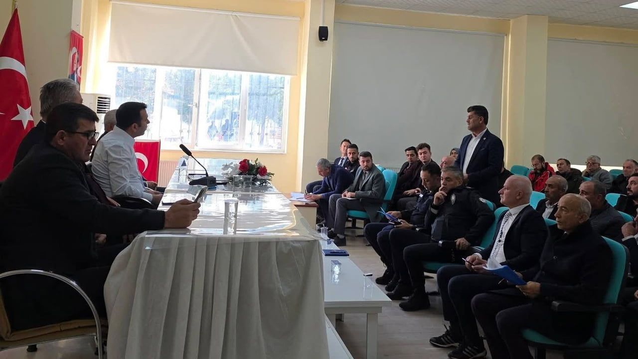 Gölbaşı'nda yılsonu değerlendirme toplantısı: Kalıcı konut süreci ve 2026 hizmet planlaması gündemde