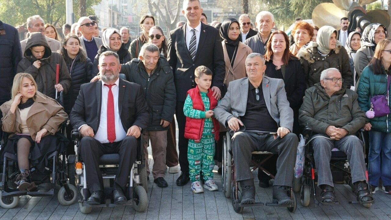 Gölcük'te 3 Aralık Dünya Engelliler Günü: 'Bir gün değil, her gün beraberiz'