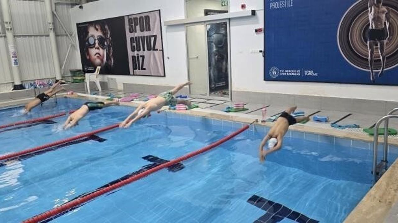 Gölpazarı'nda GSB Spor Okulları Yüzme Antrenmanı: Sporcular Hız ve Dayanıklılık Üzerinde Çalıştı