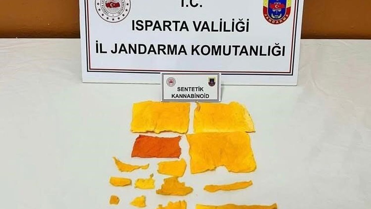 Gönen'de jandarma operasyonu: Kağıda emdirilmiş bin 200 kullanımlık sentetik uyuşturucu ele geçirildi