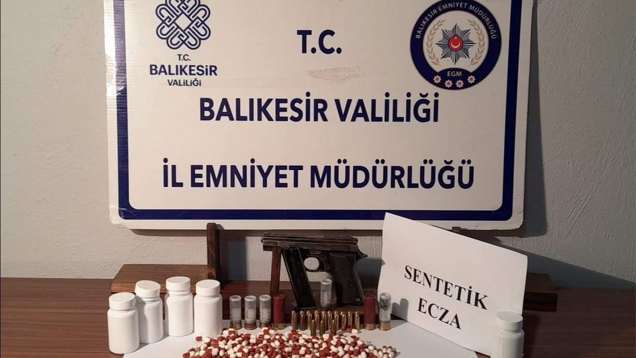 Gönen'de Polis Operasyonu: Uyuşturucu ve Ruhsatsız Silah Ele Geçirildi