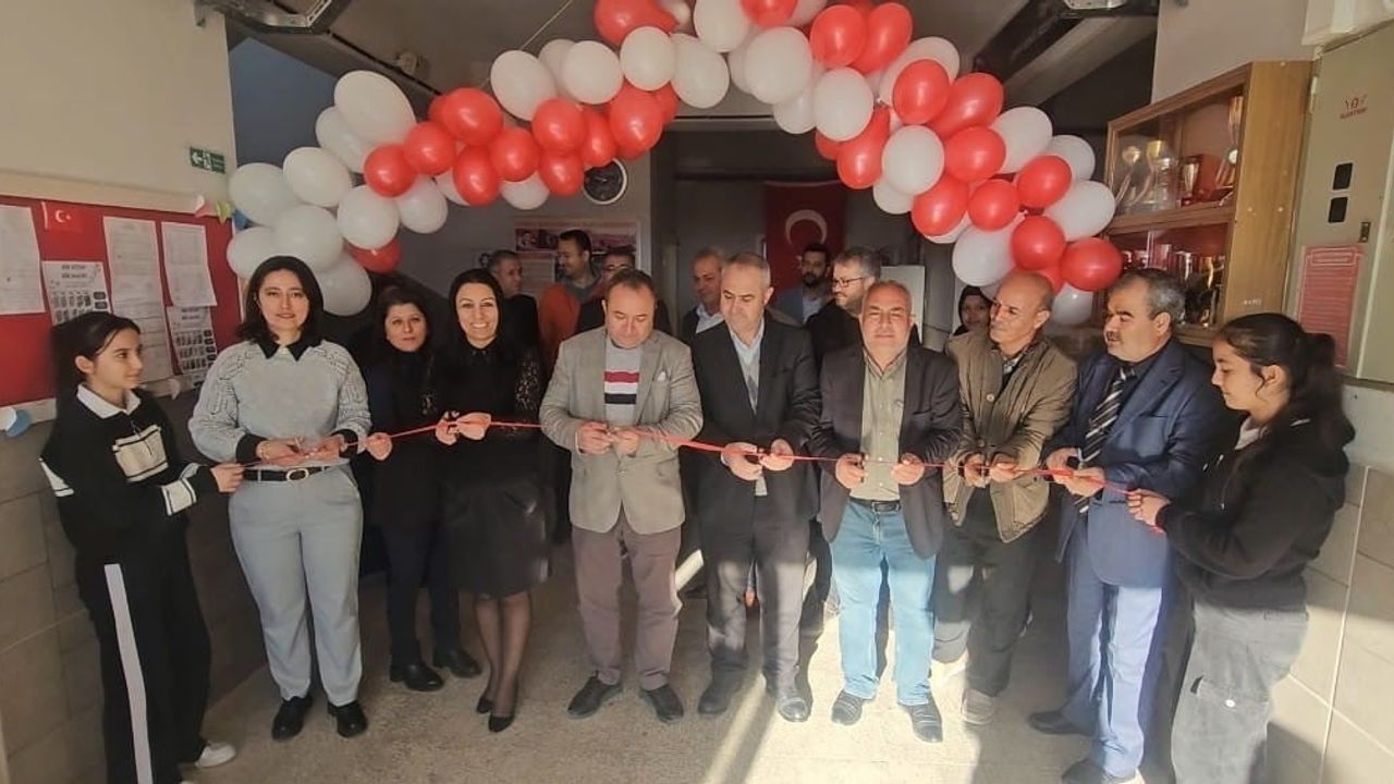 Gönül Kovan Gürakan’ın 'Kitap Kumbaram' Projesi 21. Kütüphanesini Mersin Mut’ta Açtı