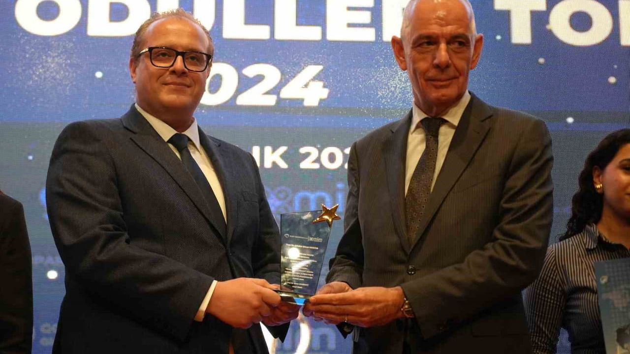 GOSB Teknopark’ta Ar-Ge, inovasyon ve ihracat başarıları 10 kategoride ödüllendirildi