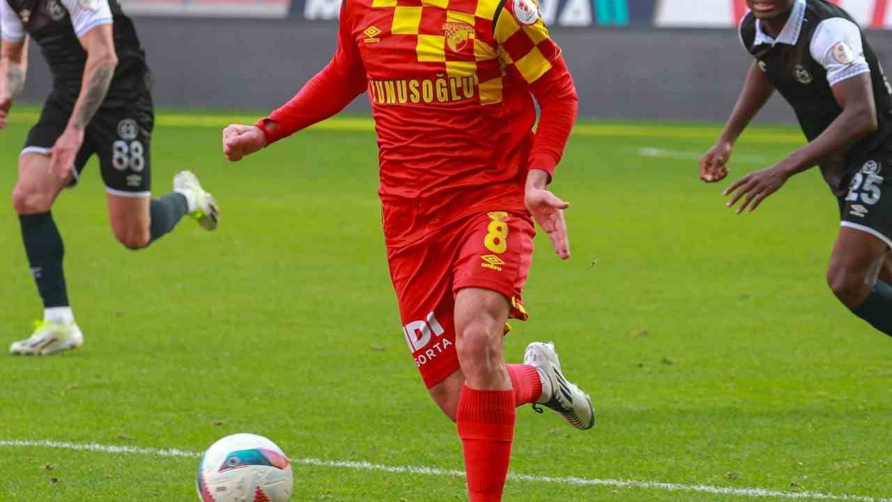 Göztepe'nin orta sahası Ahmed Ildız, Çorum FK ile transfer görüşmelerinde