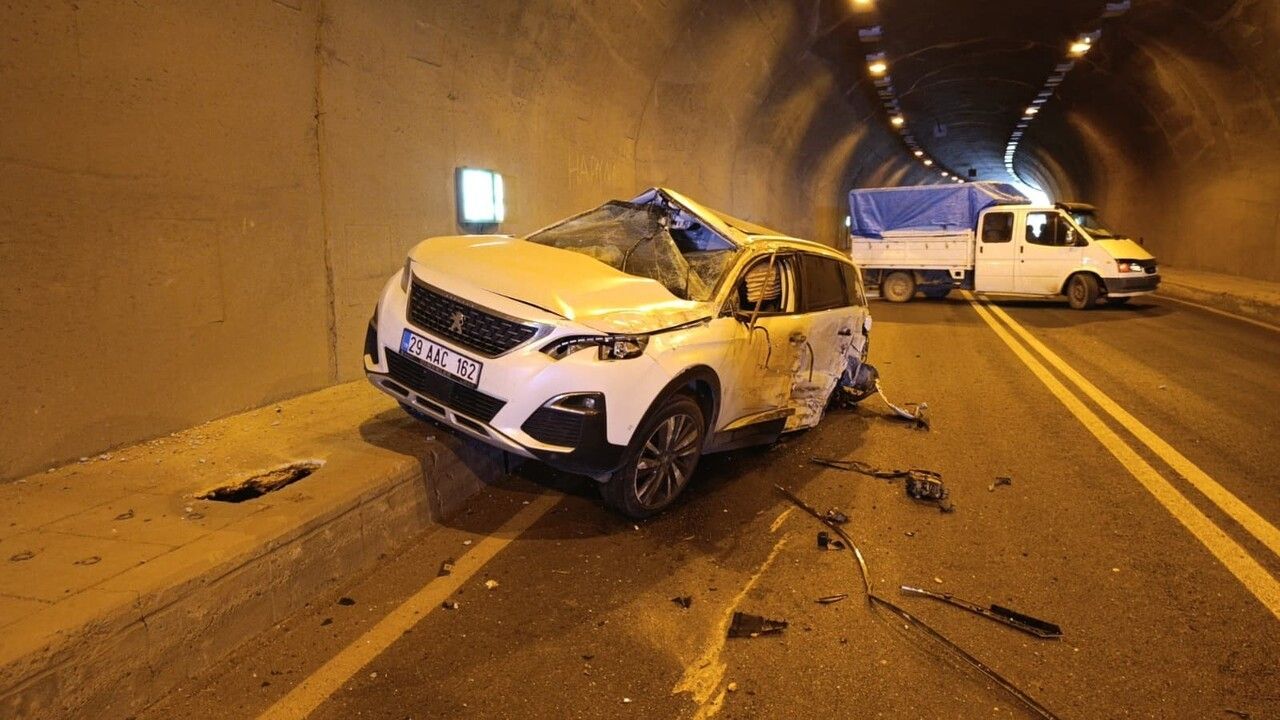 Gümüşhane'de yarım saat arayla iki kaza: 1 ölü, 3 yaralı