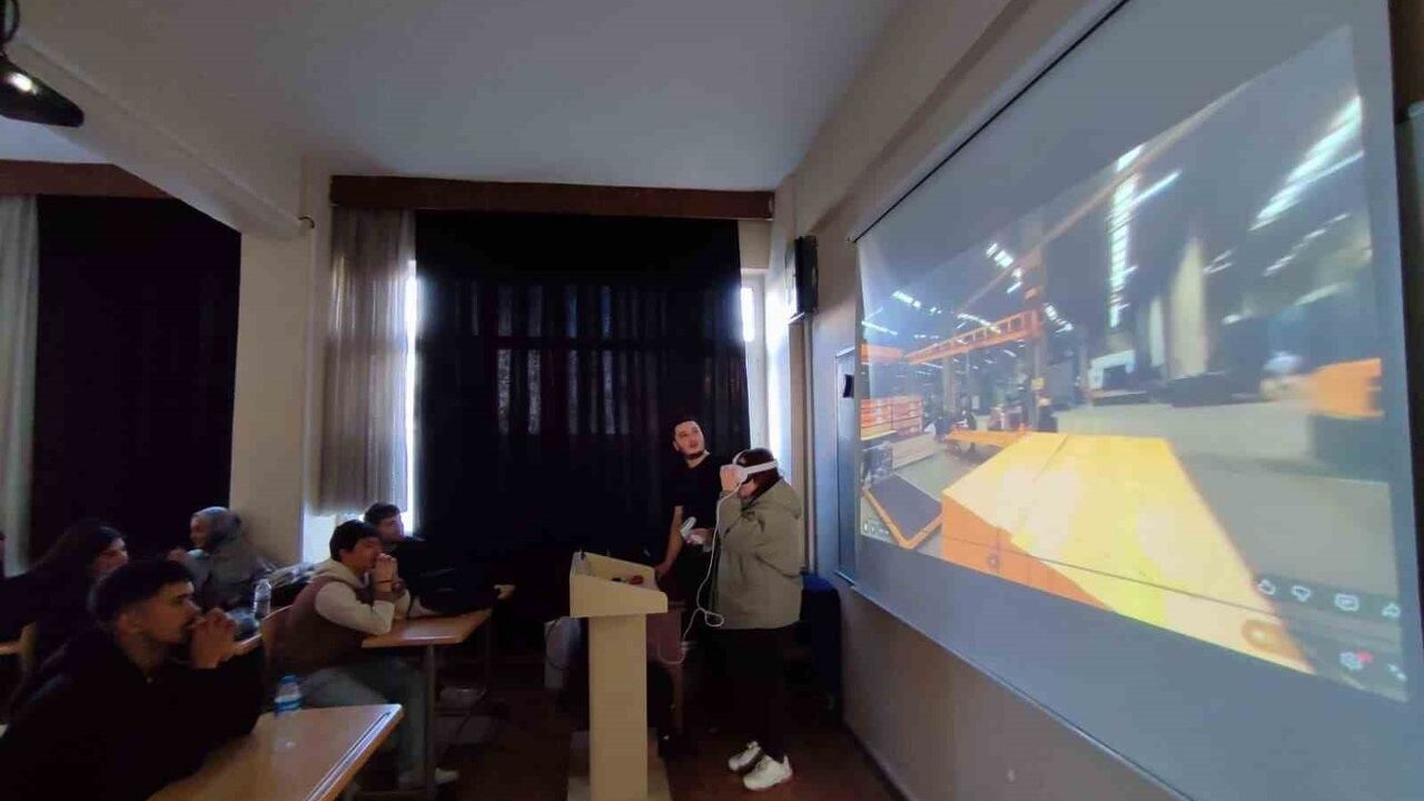 Gümüşova MYO'da 'Geleneksel Öğrenci-Sanayici Buluşmaları' ile öğrenciler sektörle buluştu