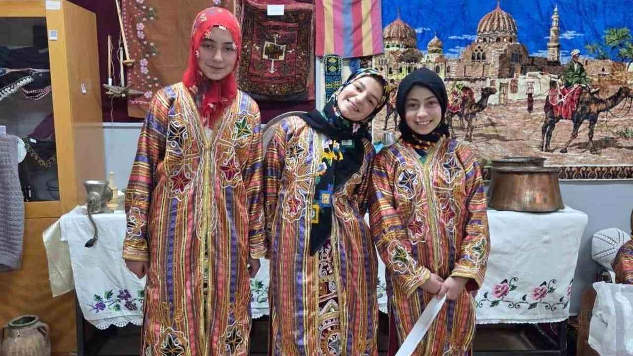 Gürün'de 'Unutulan Eşyaların Dili' Sergisi Suçatı Ortaokulu'nda Yoğun İlgi Gördü