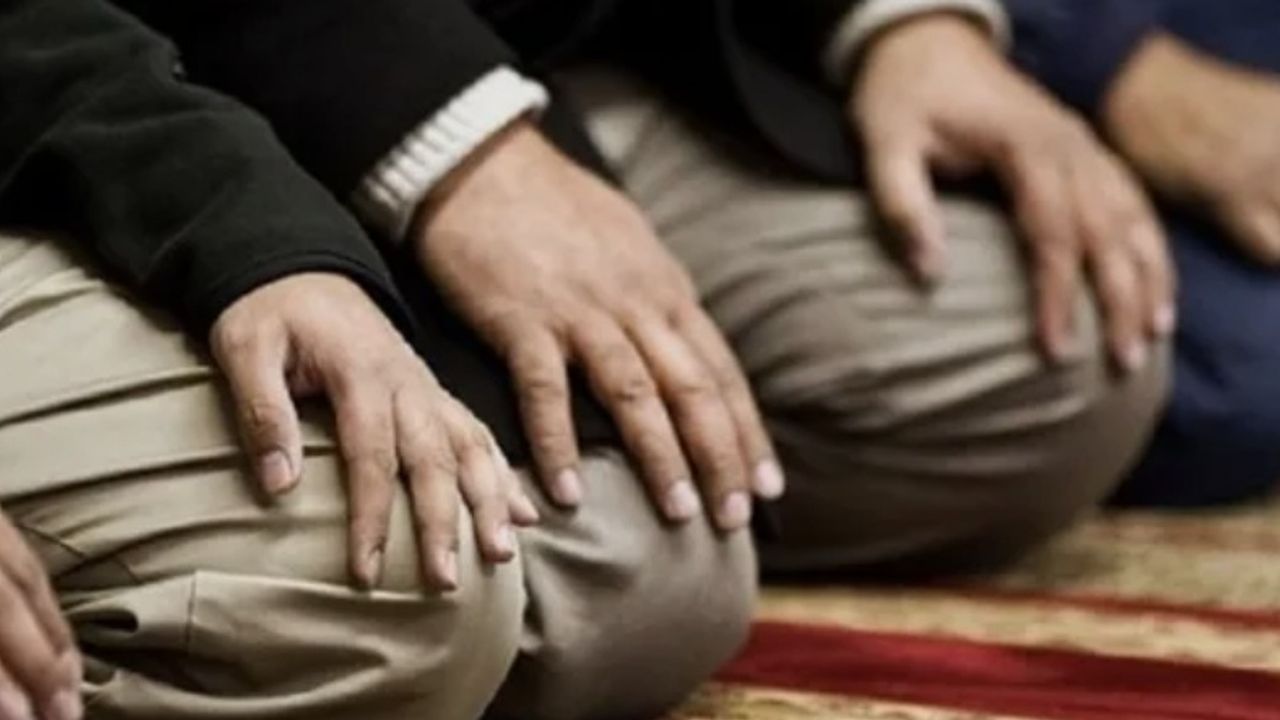 Hacet Namazı Nasıl Kılınır? Rekat Sayısı, Zamanı ve Duası (Arapça-Türkçe Okunuş)