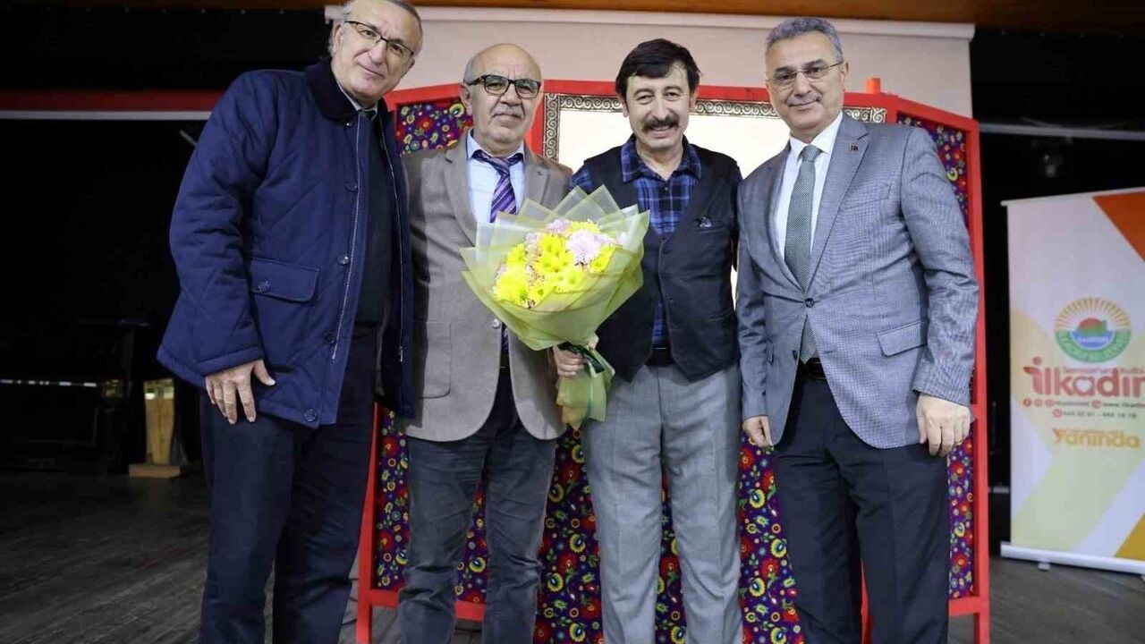 Hacivat-Karagöz, Samsun'da üniversite ve lise öğrencileriyle buluştu