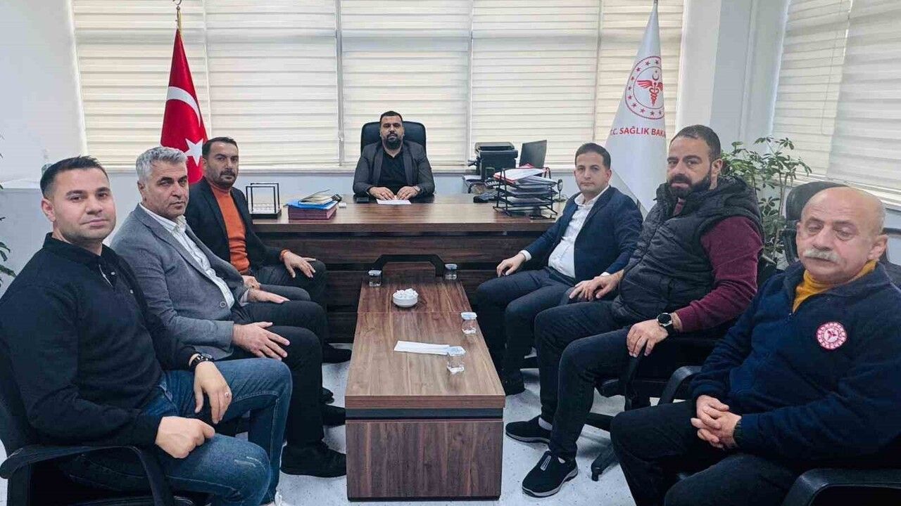 HAK-İŞ Diyarbakır Başkanı Aküzüm'den 112 Acil Sağlık Ekibine ziyaret ve kutlama