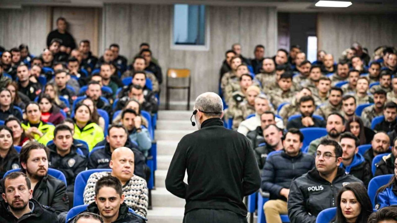 Hakkâri’de 'Farkındalık, Moral ve Motivasyon' semineri düzenlendi