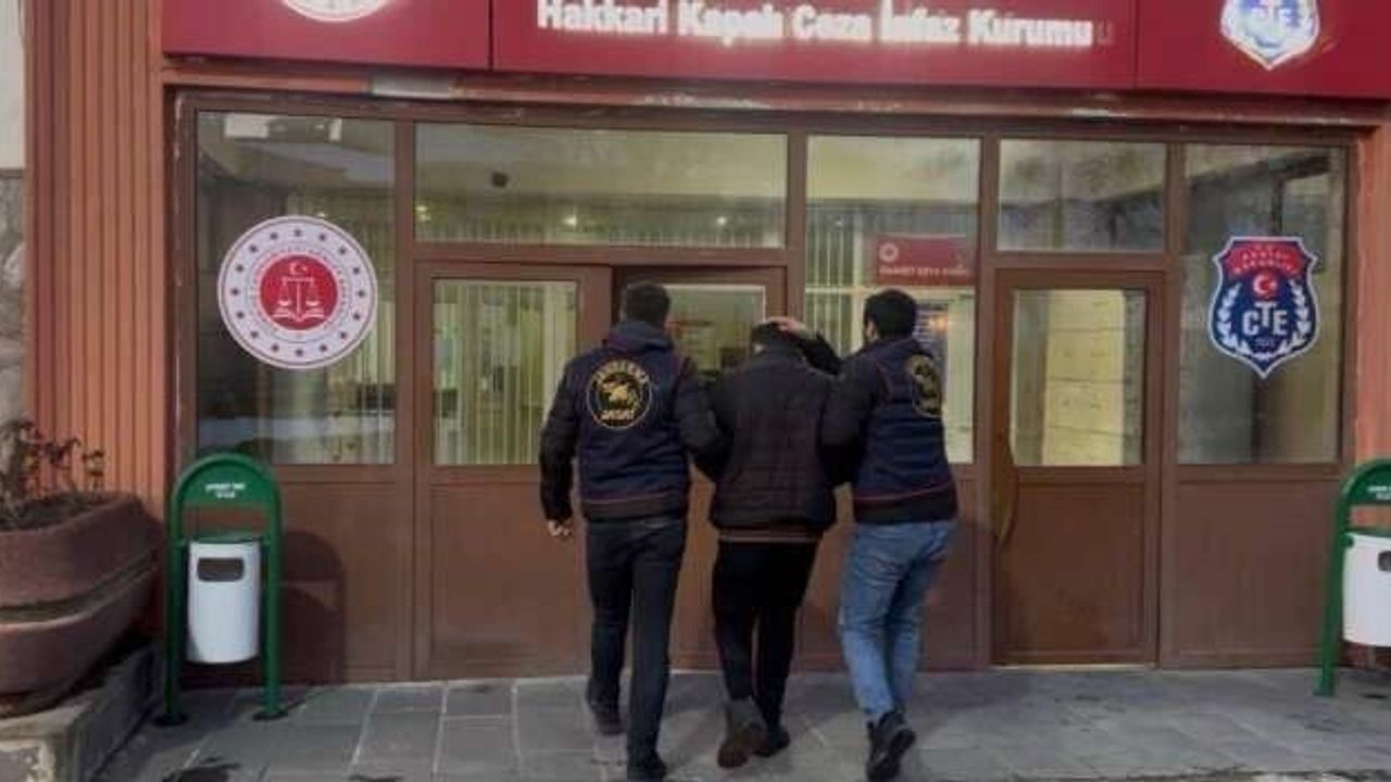 Hakkari ve Van'da aranan iki kişi yakalandı