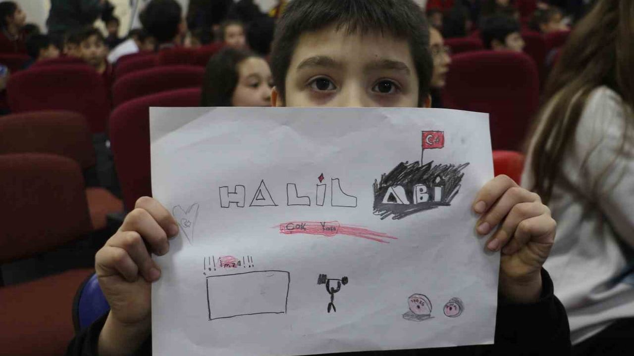 Halil Mutlu, Gazi Osman Paşa İlkokulu'nda öğrencilerle buluştu