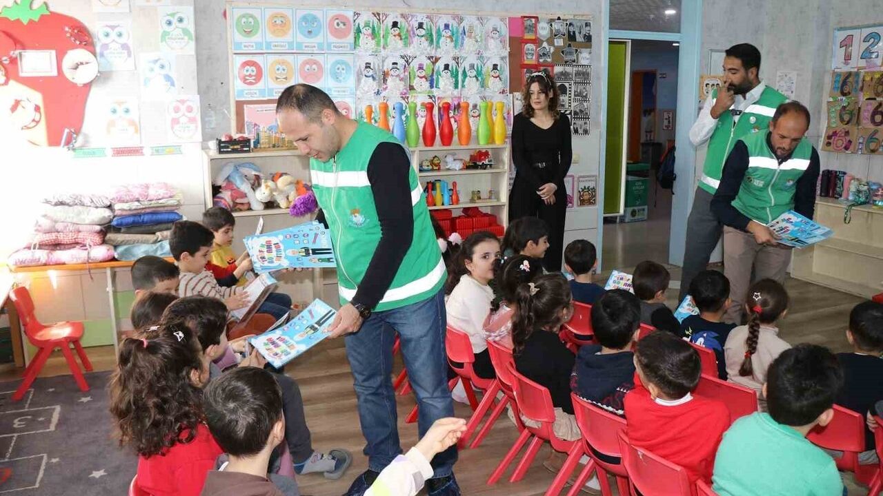 Haliliye'de Miniklere Sıfır Atık Eğitimi: Okullarda Geri Dönüşüm Bilinci Artırılıyor