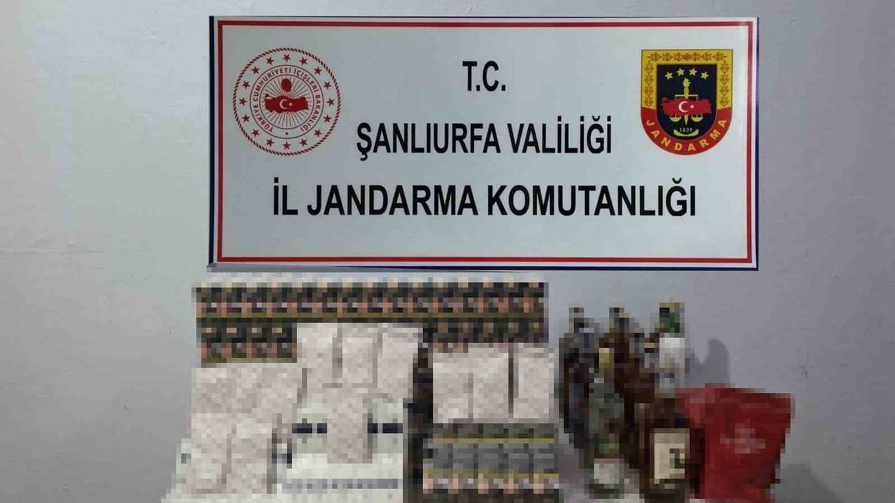 Haliliye ve Viranşehir'de jandarma operasyonunda gümrük kaçağı alkol ve sigara ele geçirildi