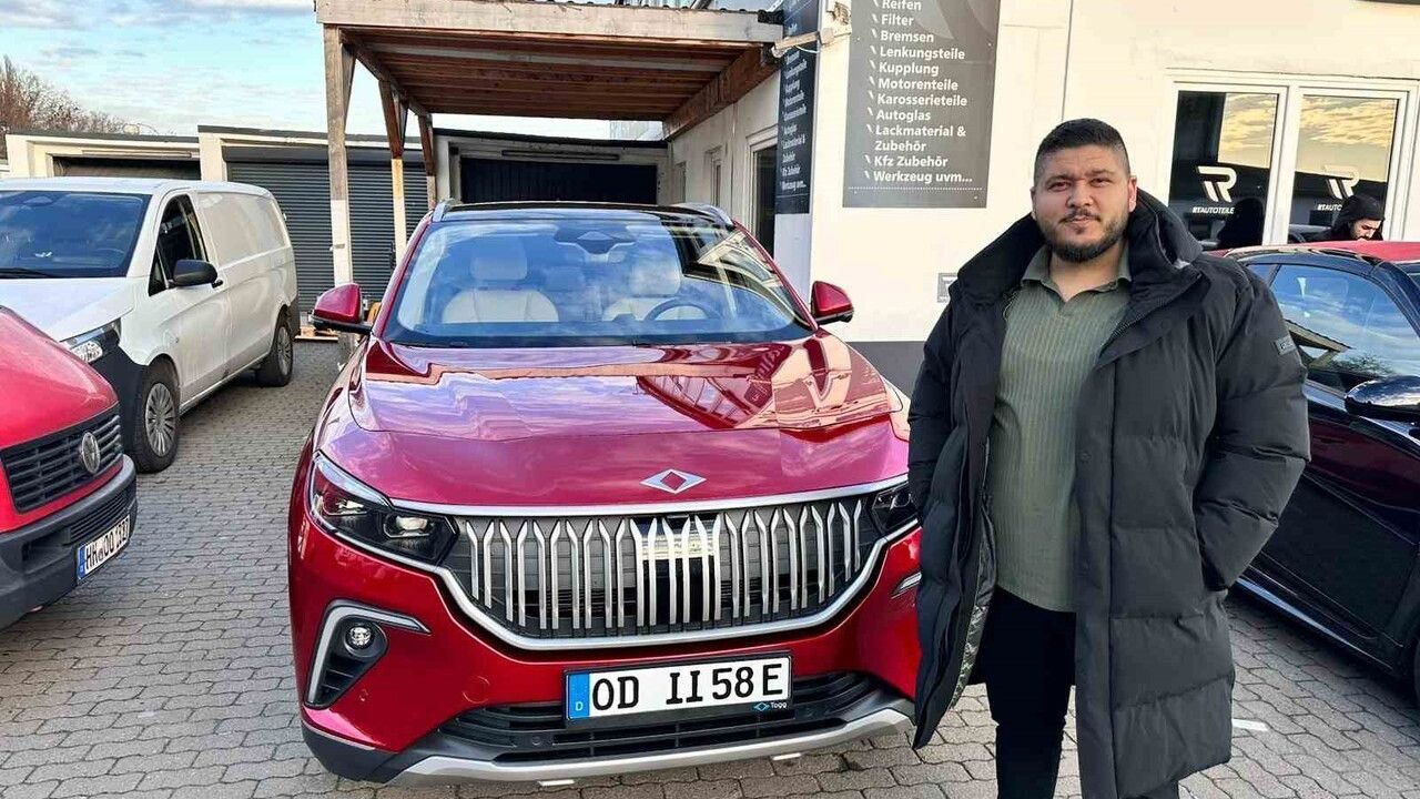 Hamburg’da Togg T10X Sahiplerinden İbrahim Tümkaya Trafikte Yerini Aldı
