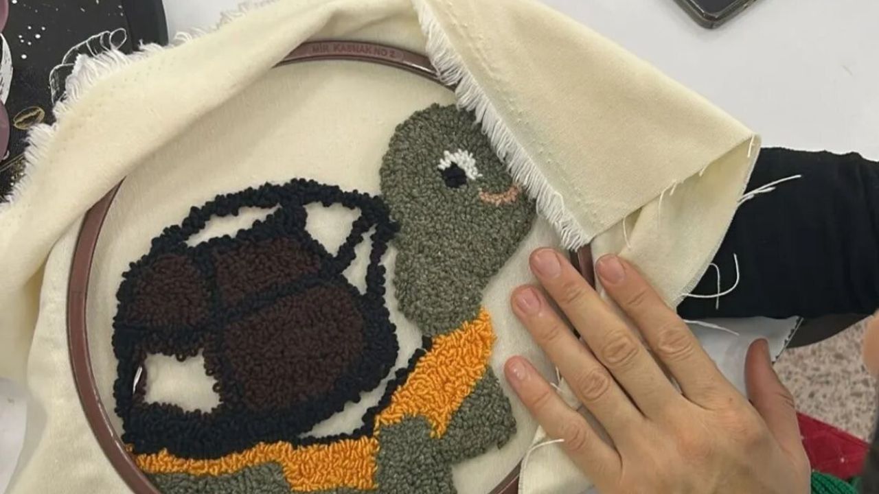 Hamur Aile Destek Merkezi'nde Kadın Kursları: Mesleki Gelişim ve Sosyal Katılım Artıyor