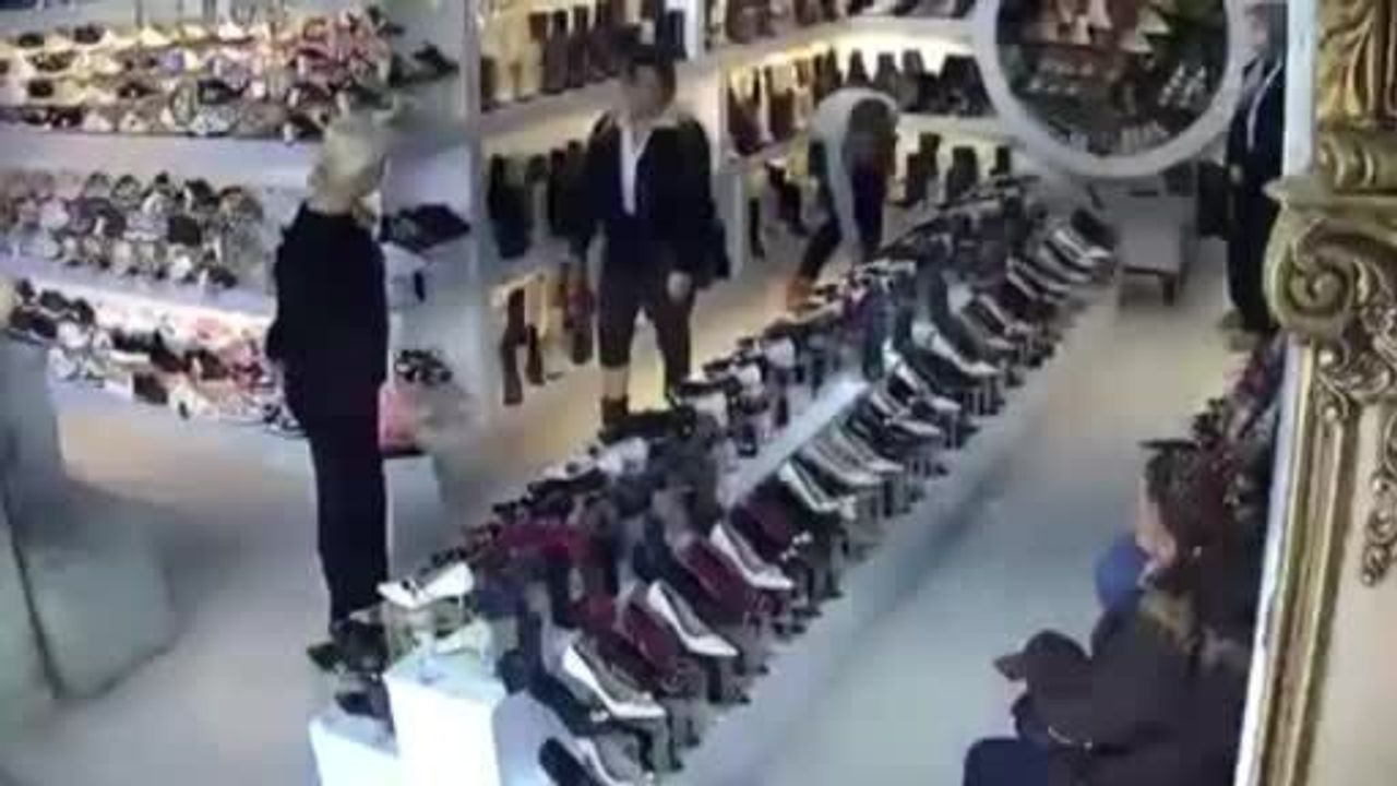 Hatay Antakya'da 4.2 Büyüklüğünde Deprem: Vatandaşların Kaçış Anları Kamerada