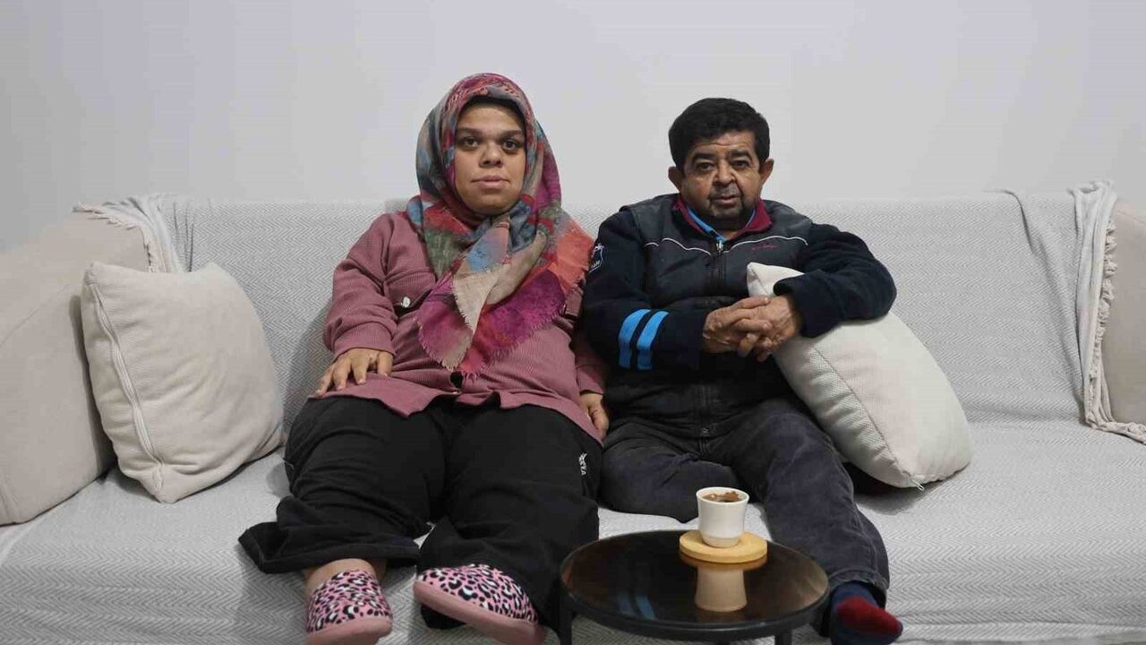Hatay'da 21 yıl sonra evlenen akondroplazili çift ebeveyn olma heyecanı yaşıyor