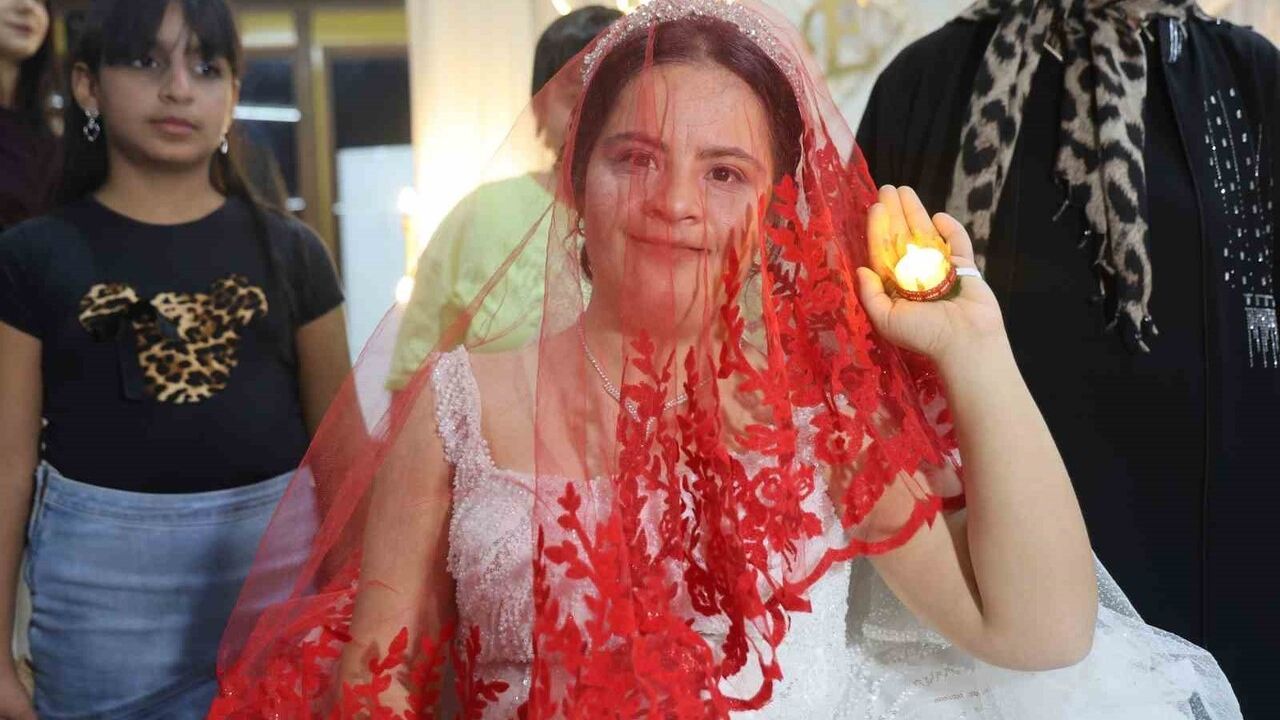 Hatay'da 28 yaşındaki Ezgi’nin gelinlik hayali polis konvoyuyla gerçeğe dönüştü