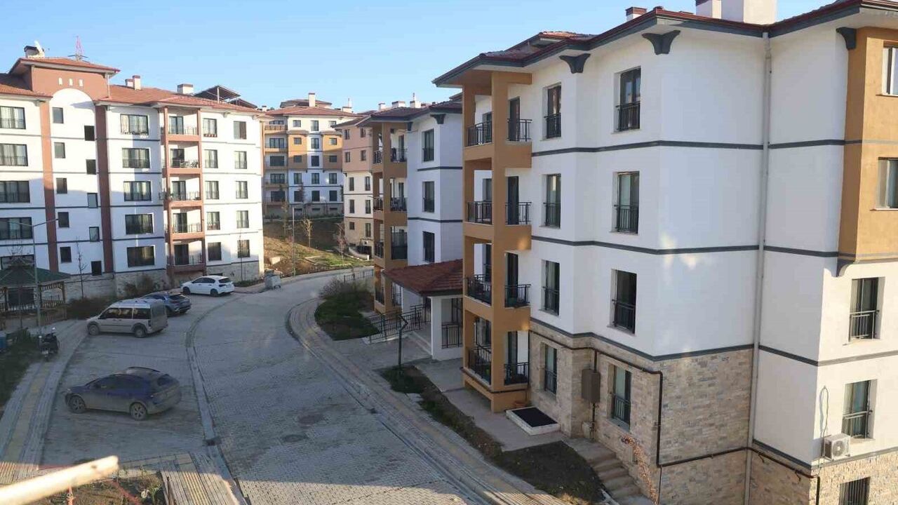 Hatay'da depremzede Mustafa Karadeniz'den Murat Kurum'un 'şantiye şefi' rolüne destek