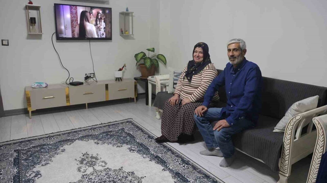 Hatay'da depremzedelerden Bakan Murat Kurum'a destek: 'Şantiye şefi' yakıştırmasına tepki