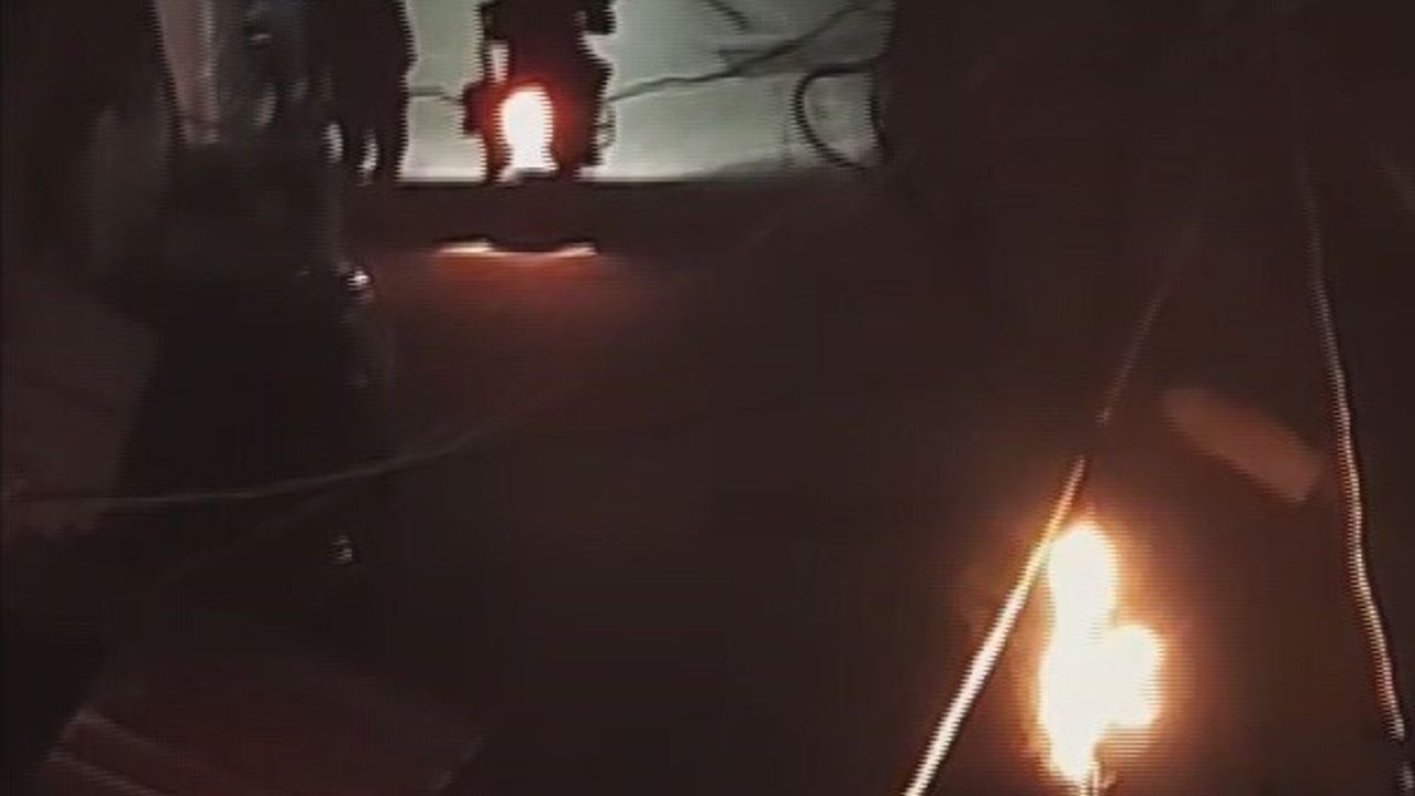 Hatay'da elektrik kablolarında patlama Antakya'da geceyi aydınlattı